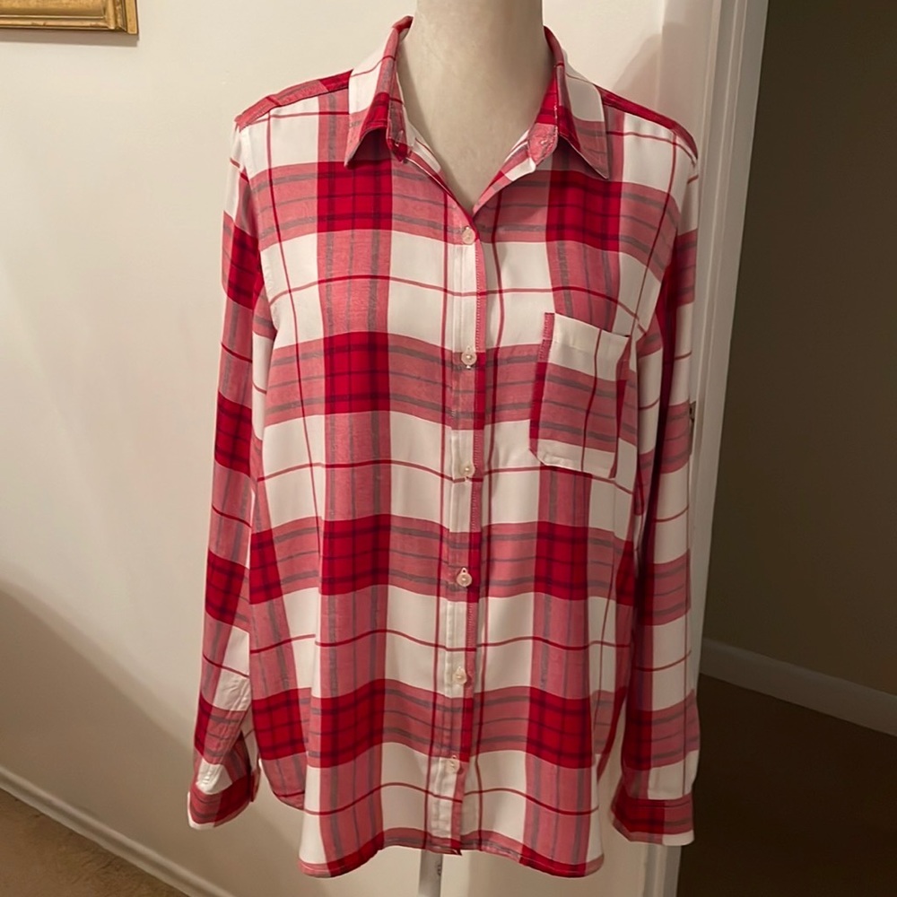 Universal Thread Women’s Button Down Plaid Shirt.